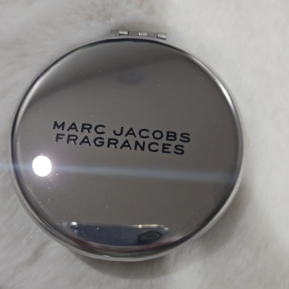 Marc Jacobs cosmetic, purse, travel mirror NEW - Picture 3 of 8
